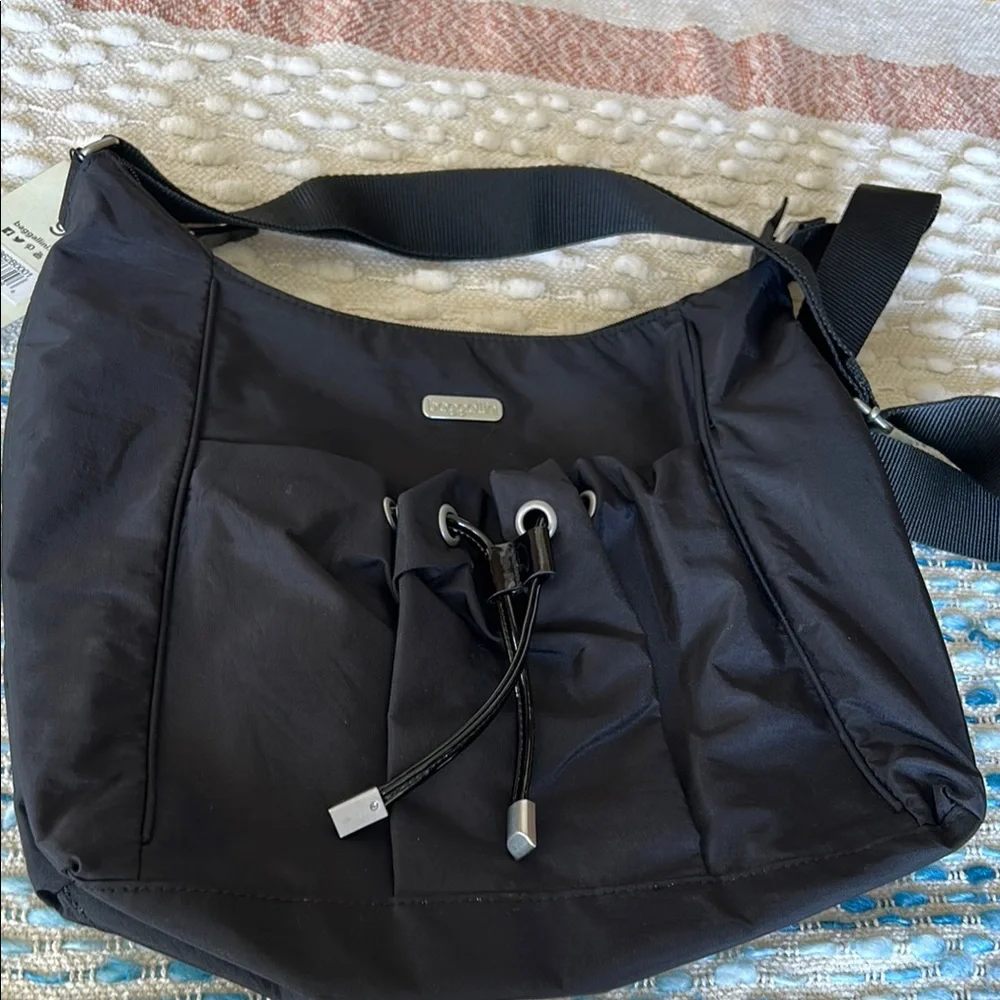 Baggallini Black Shoulder Bag with Adjustable Strap and Silver Hardware - Picture 7 of 11